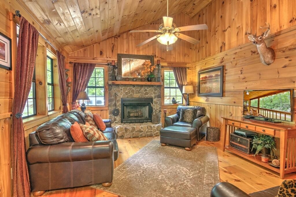 216 Smithfield Road Tellico Plains, TN 37385 - Photo 2 of 34 Gallery Image 2
