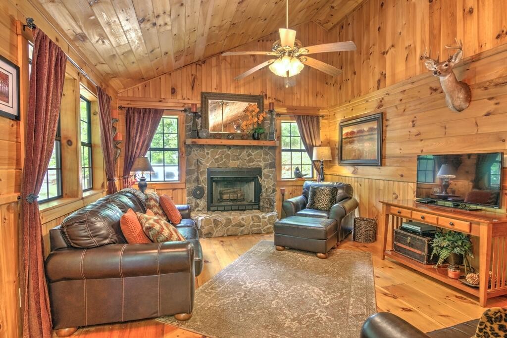 216 Smithfield Road Tellico Plains, TN 37385 - Photo 3 of 34 Gallery Image 3