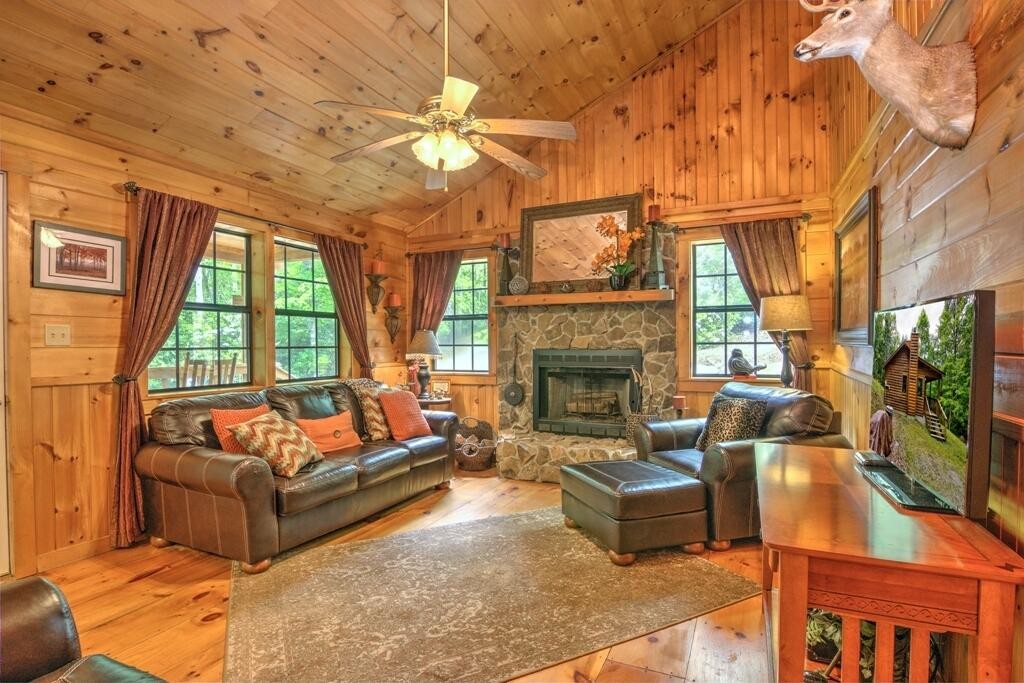 216 Smithfield Road Tellico Plains, TN 37385 - Photo 4 of 34 Gallery Image 4