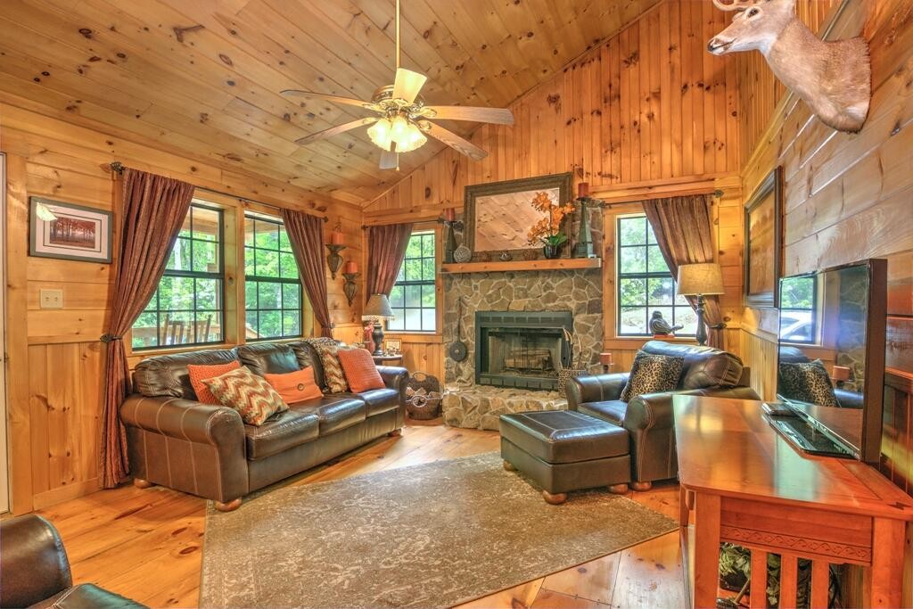 216 Smithfield Road Tellico Plains, TN 37385 - Photo 5 of 34 Gallery Image 5