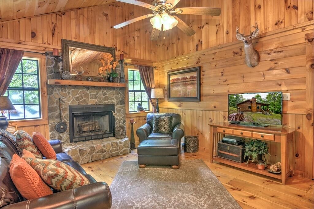216 Smithfield Road Tellico Plains, TN 37385 - Photo 6 of 34 Gallery Image 6