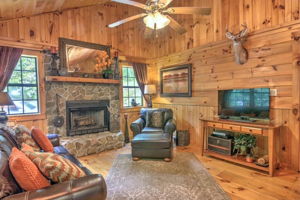 216 Smithfield Road Tellico Plains, TN 37385 - Photo 7 of 34 Gallery Image 7