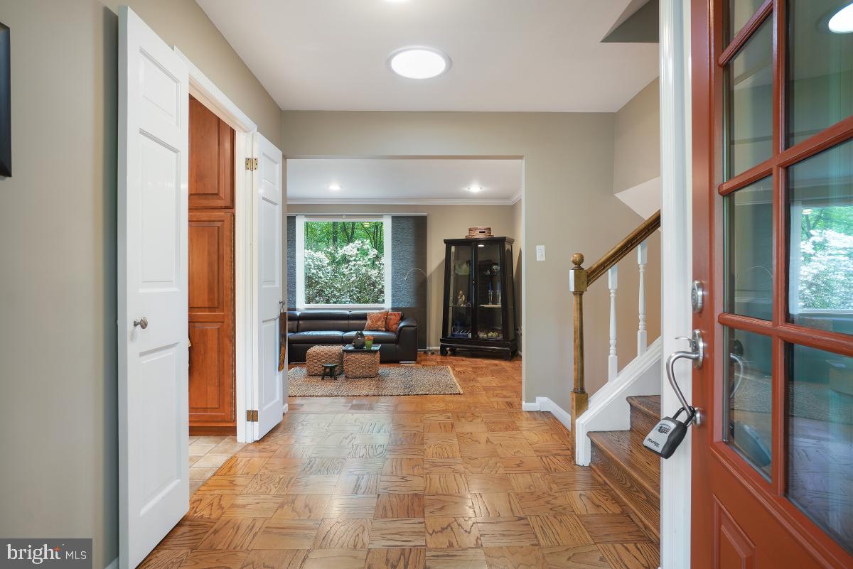 11314 Handlebar Road Reston, VA 20191 - Photo 3 of 45