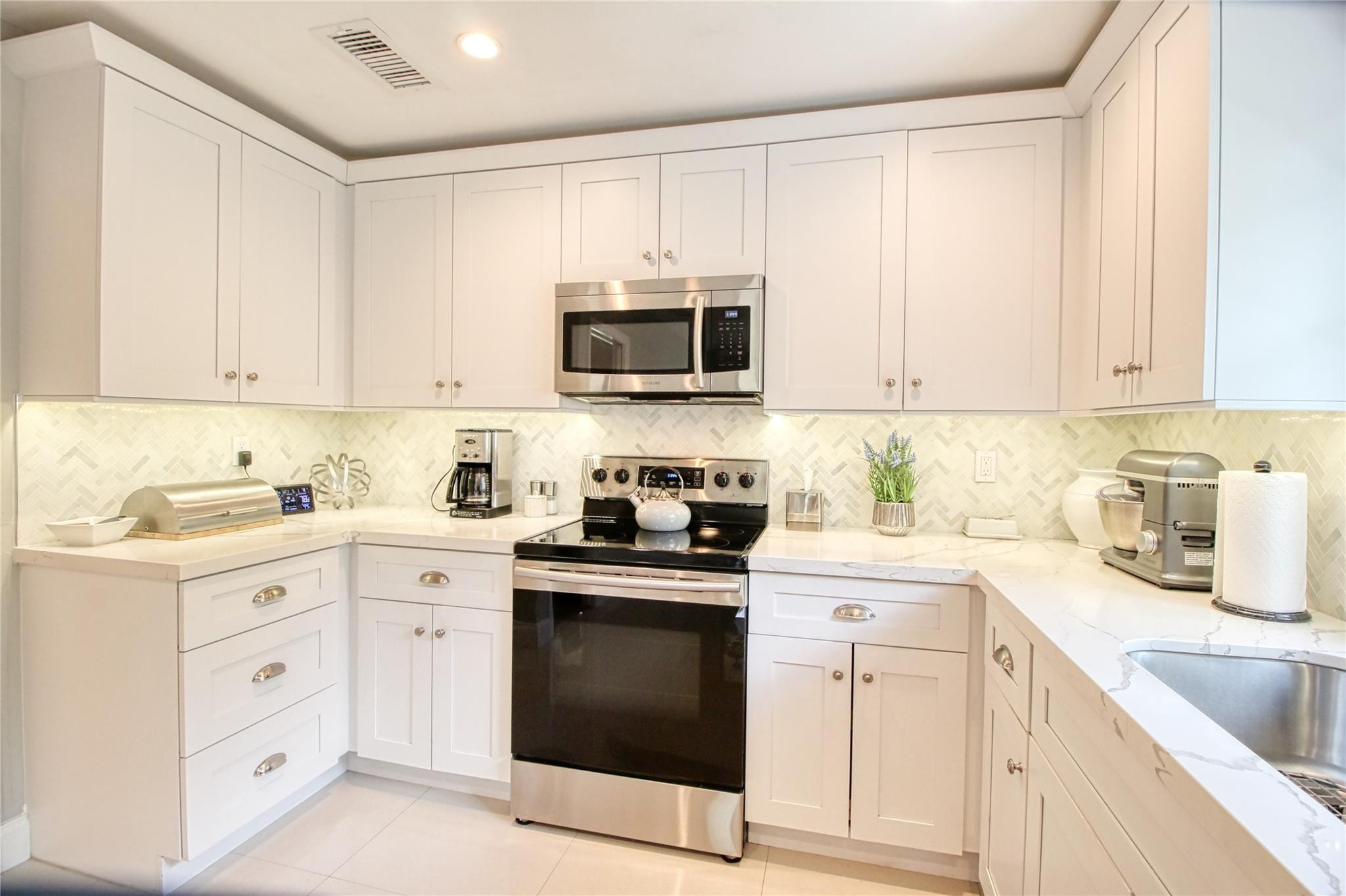 7944 Cloverfield Circle Boca Raton, FL 33433 - Photo 7 of 31 Photo 7