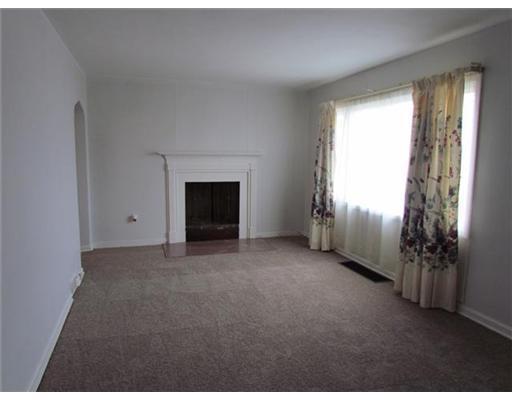 2561 Sunset Avenue Springfield, OH 45505 - Photo 3 of 12