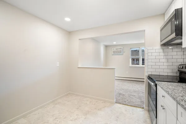 $2,250 | 9 Dyer Court, Unit A5, Danvers, MA 01923