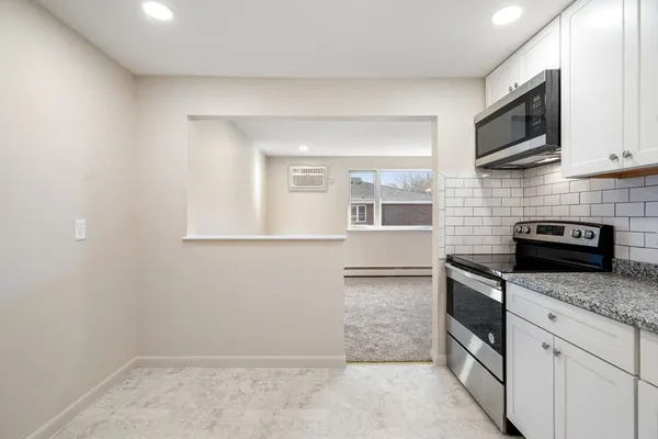 $2,250 | 9 Dyer Court, Unit A5, Danvers, MA 01923