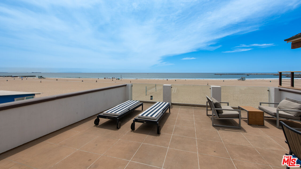 6419 Ocean Front Walk Playa del Rey, CA 90293 - Photo 33 of 47 Gallery Image 33