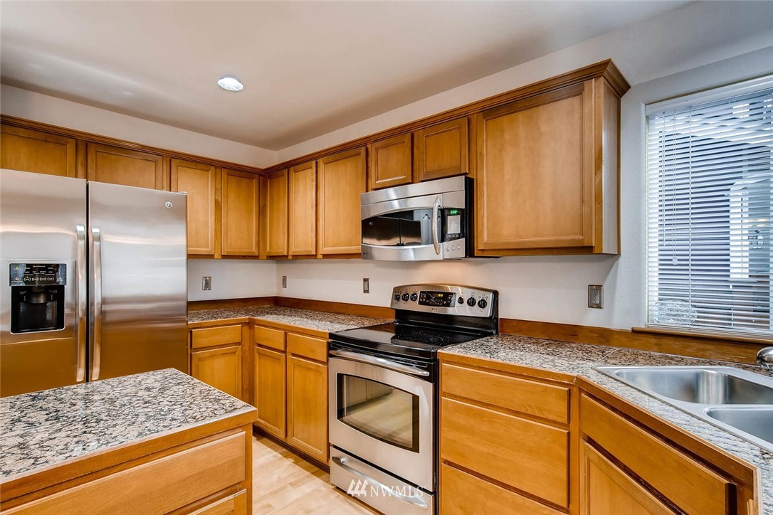202 196th Place Southwest Bothell, WA 98012 - Photo 9 of 25