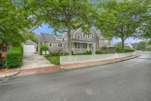 $3,595,000 | 24 Washaman Avenue, Nantucket, MA 02554