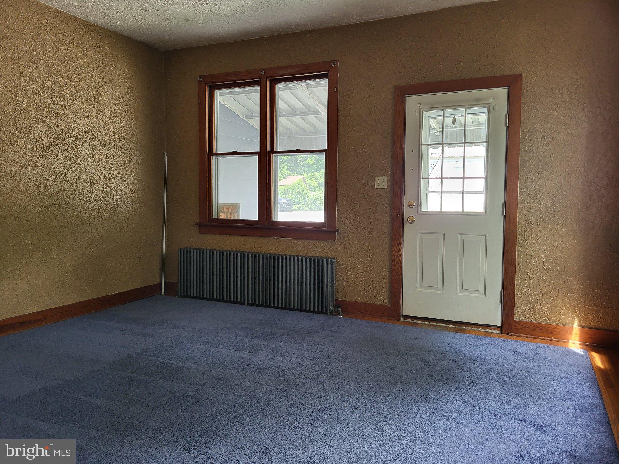 816 Lizard Creek Road Andreas, PA 18211 - Photo 21 of 35 Living room/office