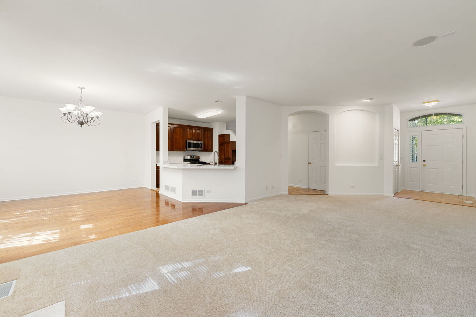 11 Bitter Spring Court Algonquin, IL 60102 - Photo 5 of 35