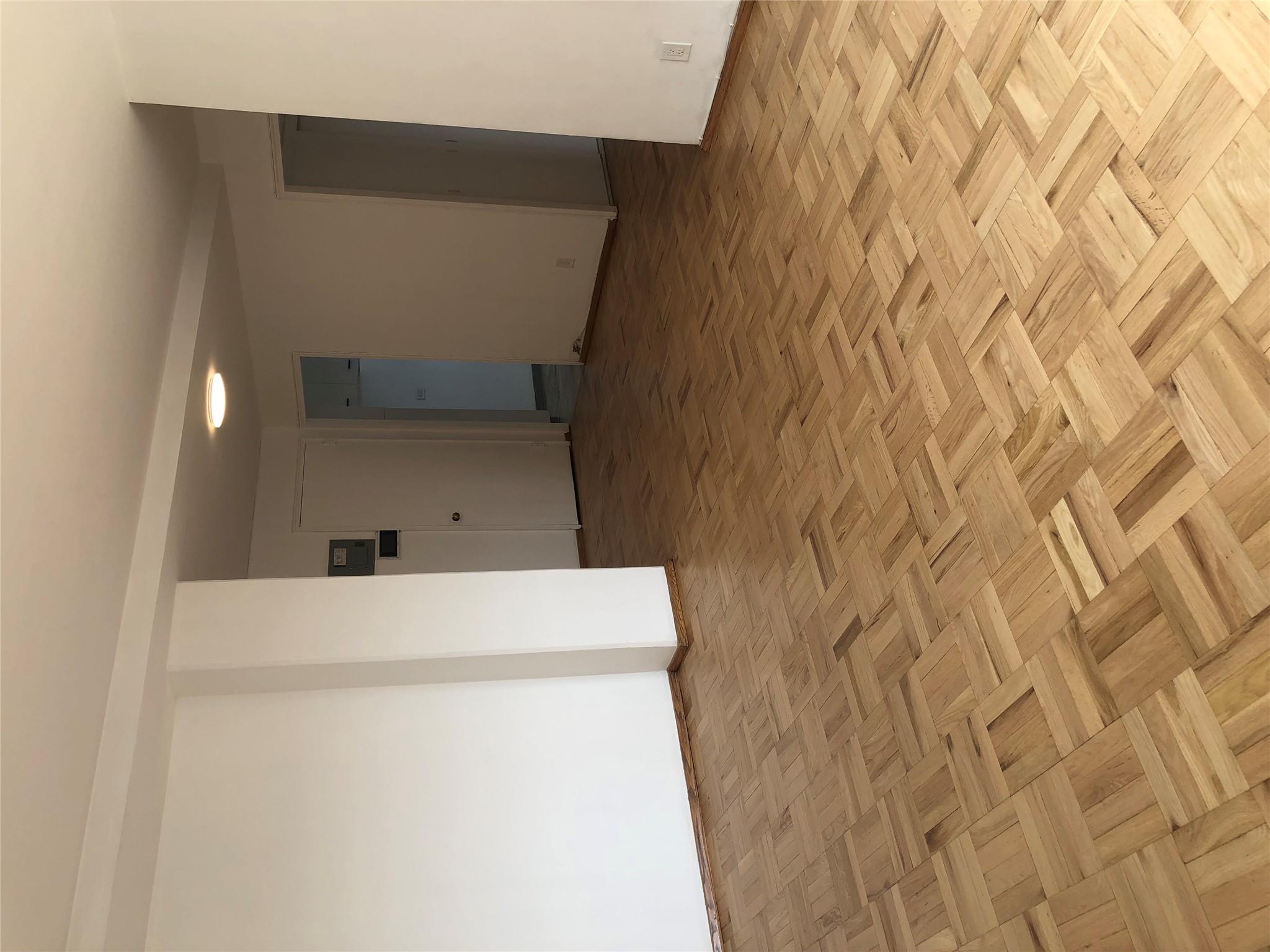 21-80 33rd Road, Unit 10A Queens, NY 11106 - Photo 9 of 14 a view of room