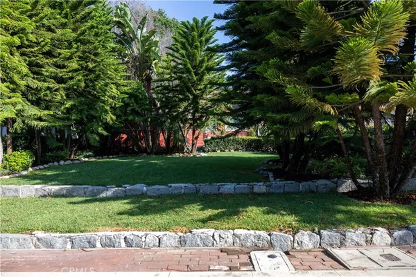 $2,100,000 | 703 Manzanita Avenue, Sierra Madre, CA 91024