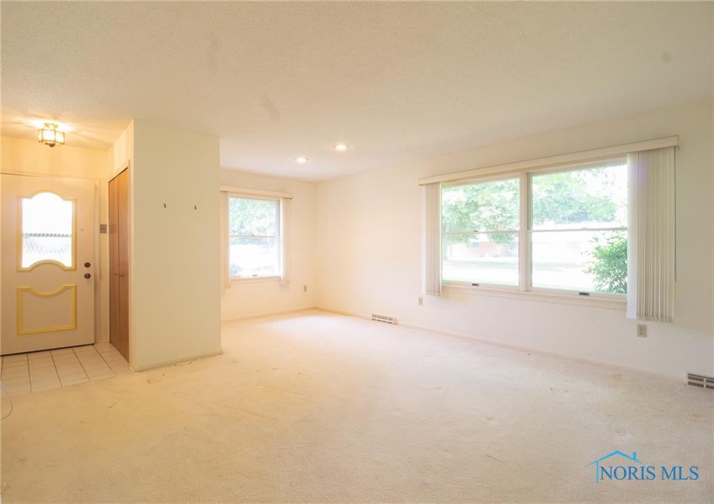 4909 Ryan Road Toledo, OH 43614 - Photo 14 of 36 Gallery Image 14