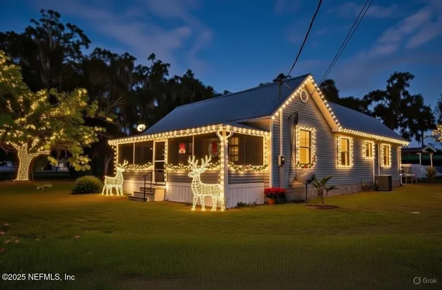 $375,000 | 200 1st Avenue, Welaka, FL 32193