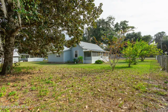 $375,000 | 200 1st Avenue, Welaka, FL 32193