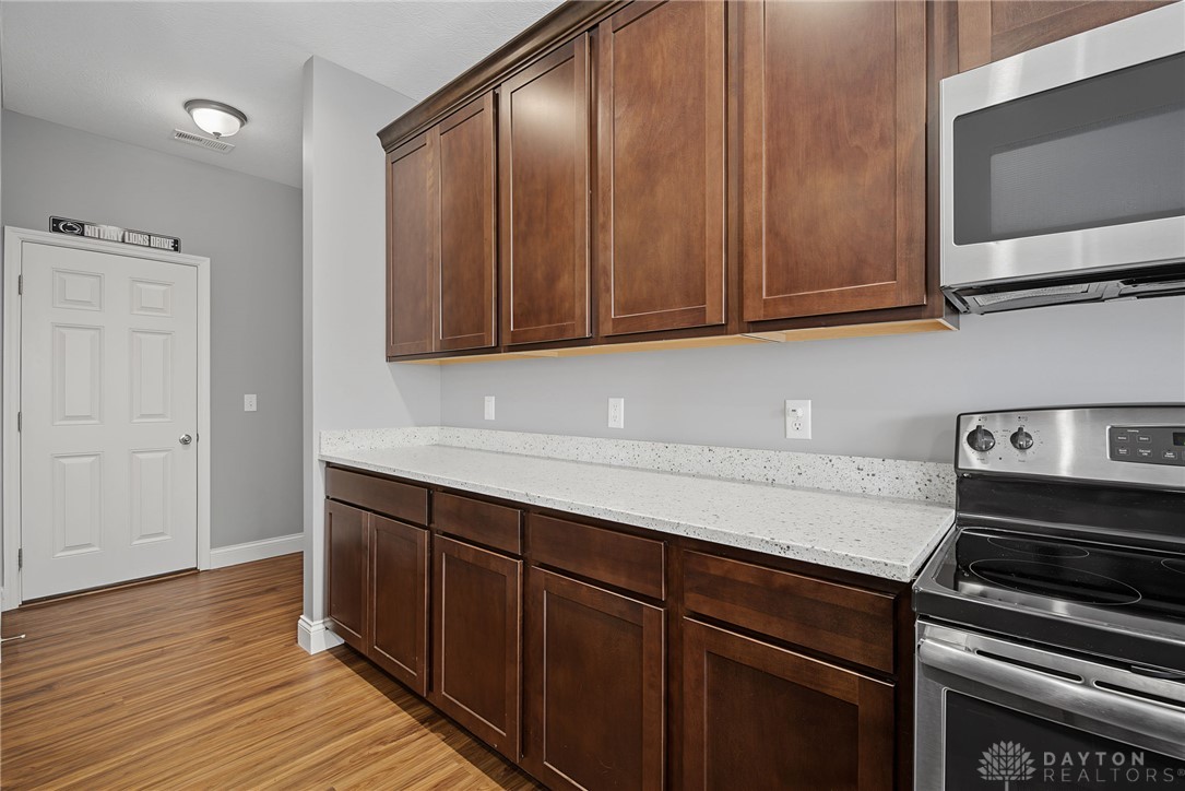 961 Reeder Circle Dayton, OH 45458 - Photo 9 of 39