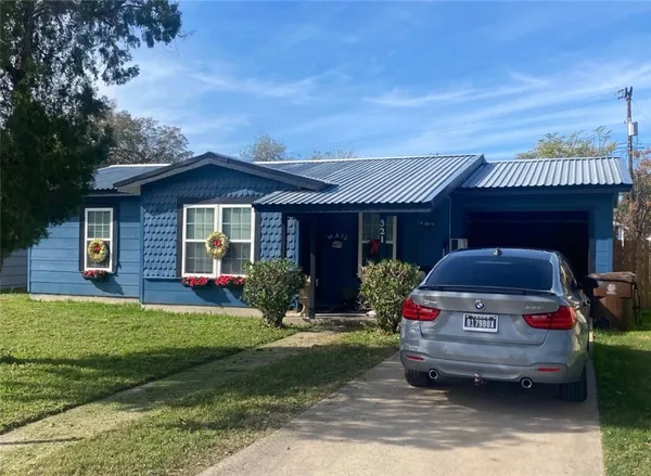 $1,250 | 321 South Wanda Drive, Kingsville, TX 78363