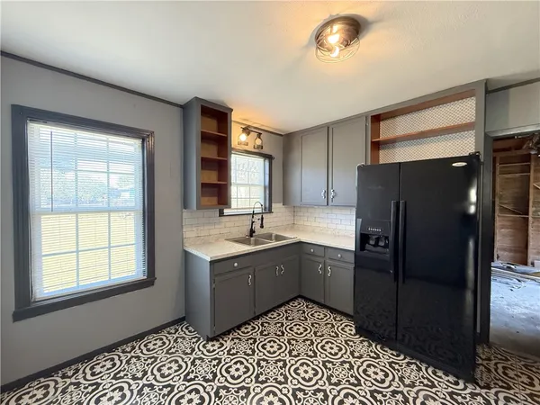 $1,250 | 321 South Wanda Drive, Kingsville, TX 78363
