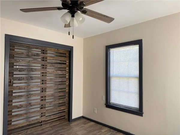 $1,250 | 321 South Wanda Drive, Kingsville, TX 78363