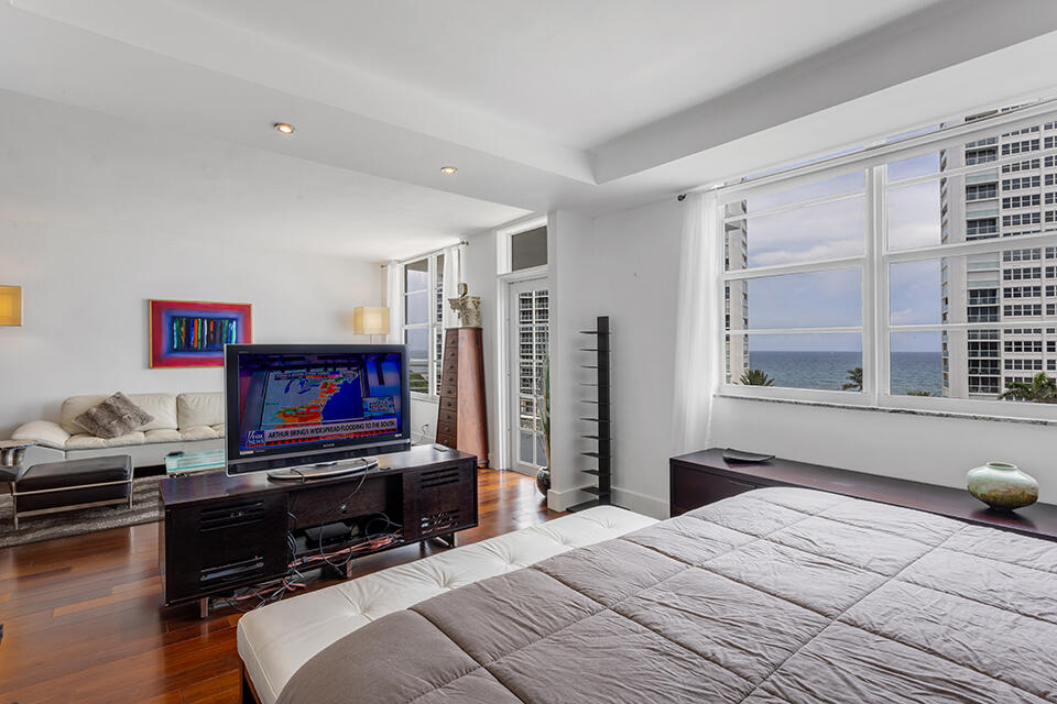 2851 South Ocean Boulevard, Unit 6C Boca Raton, FL 33432 - Photo 11 of 43 Primary Bedroom