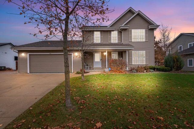 $469,900 | 226 Beatrice Drive, Hartford, WI 53027