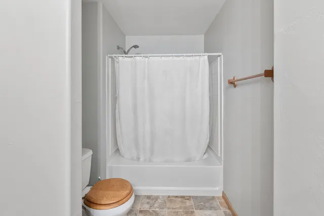 $469,900 | 226 Beatrice Drive, Hartford, WI 53027