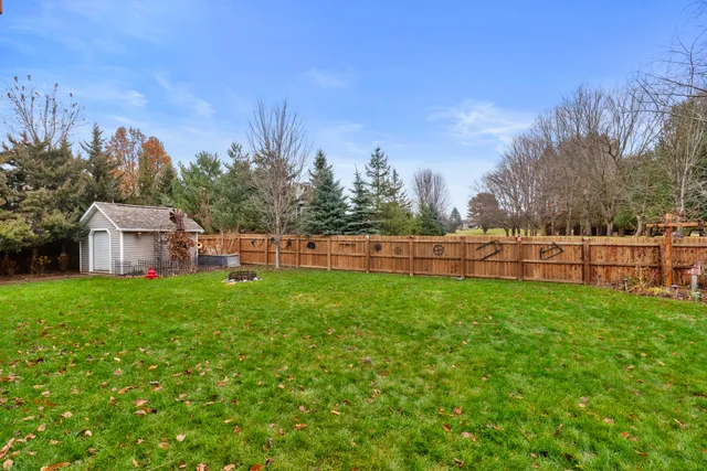 $469,900 | 226 Beatrice Drive, Hartford, WI 53027