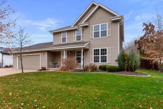 $469,900 | 226 Beatrice Drive, Hartford, WI 53027