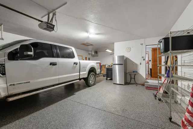 $469,900 | 226 Beatrice Drive, Hartford, WI 53027