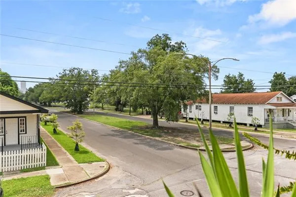 $1,150 | 700 Leboeuf Street, Unit A, New Orleans, LA 70114