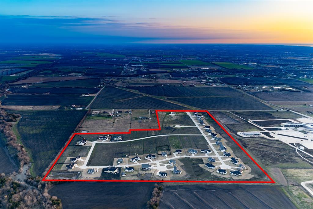 700 Colonial Court Nevada, TX 75173 - Photo 5 of 7 a view of roof with seating area