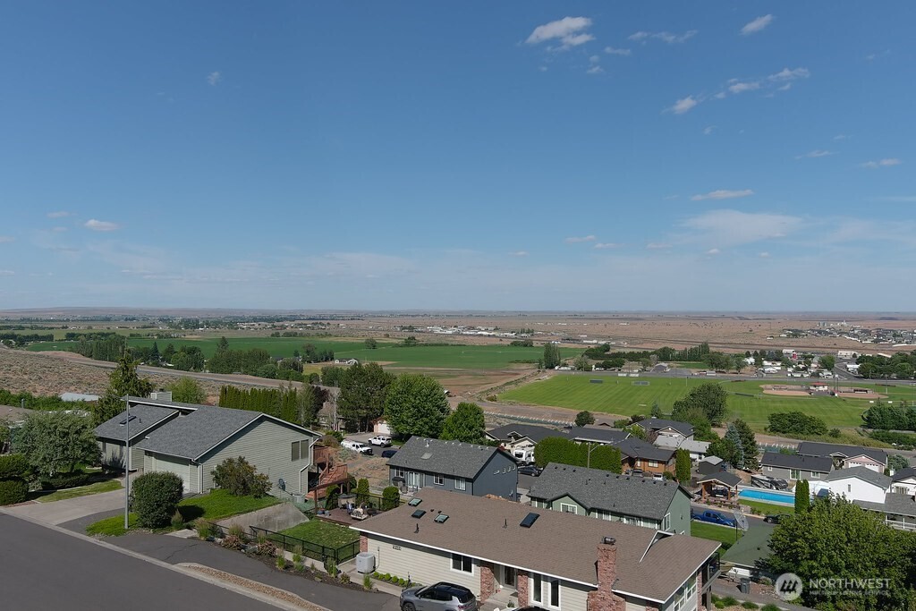 440 West Line Road Ephrata, WA 98823 - Photo 28 of 31 an aerial view of a city with lots of residential buildings