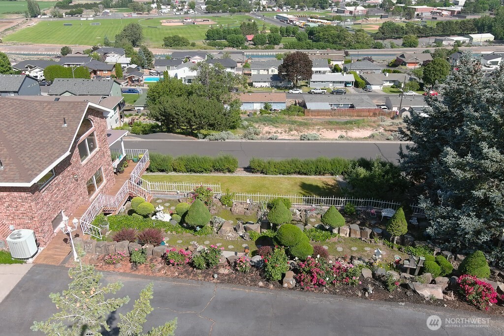 440 West Line Road Ephrata, WA 98823 - Photo 10 of 31 an aerial view of a city