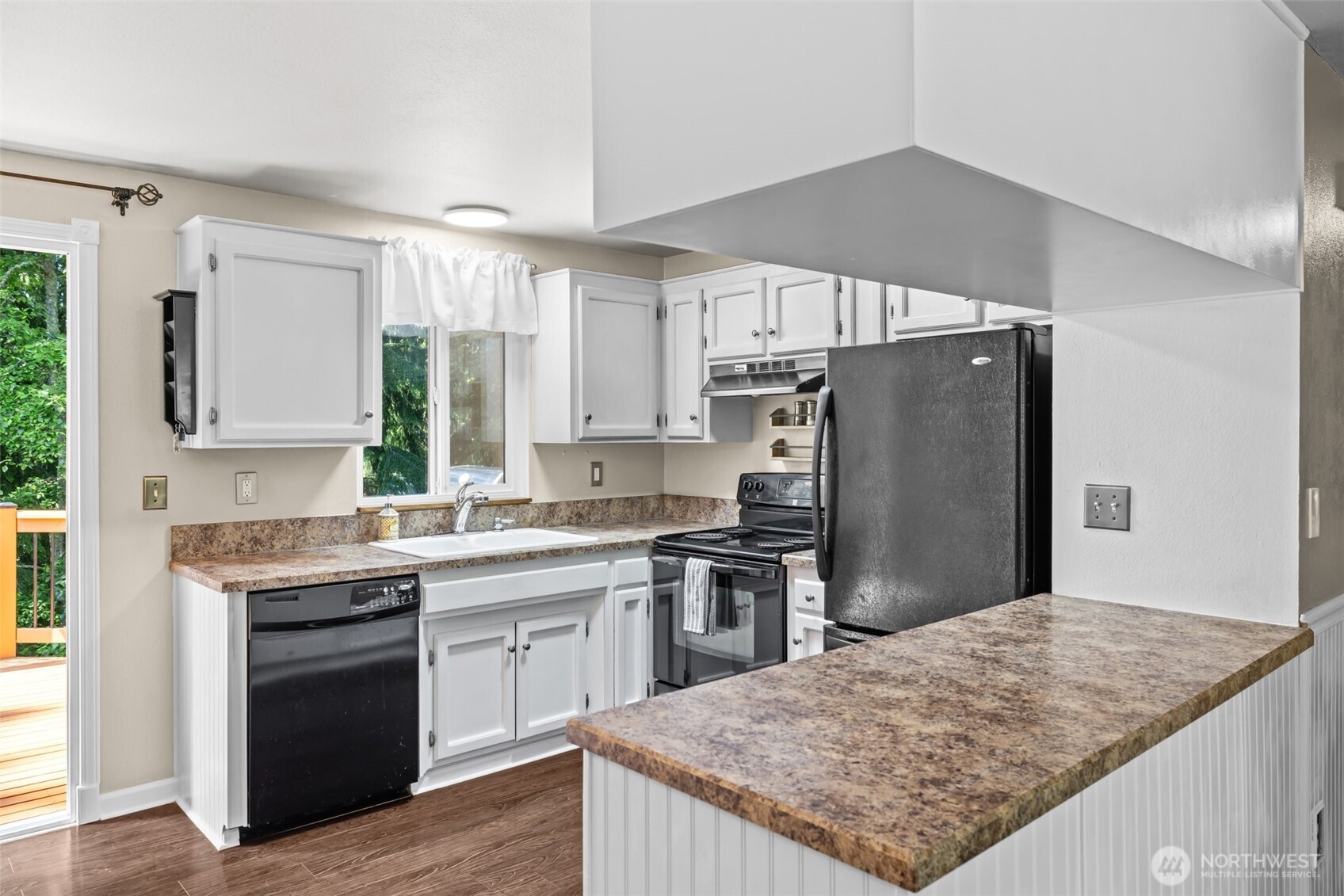 5629 146th Street Southwest Edmonds, WA 98026 - Photo 15 of 40 Gallery Image 15