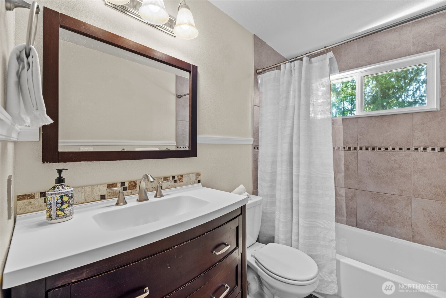 5629 146th Street Southwest Edmonds, WA 98026 - Photo 18 of 40 Gallery Image 18
