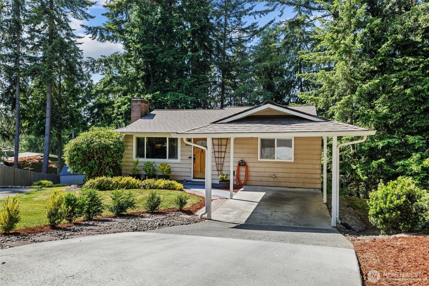 5629 146th Street Southwest Edmonds, WA 98026 - Photo 2 of 40 Gallery Image 2