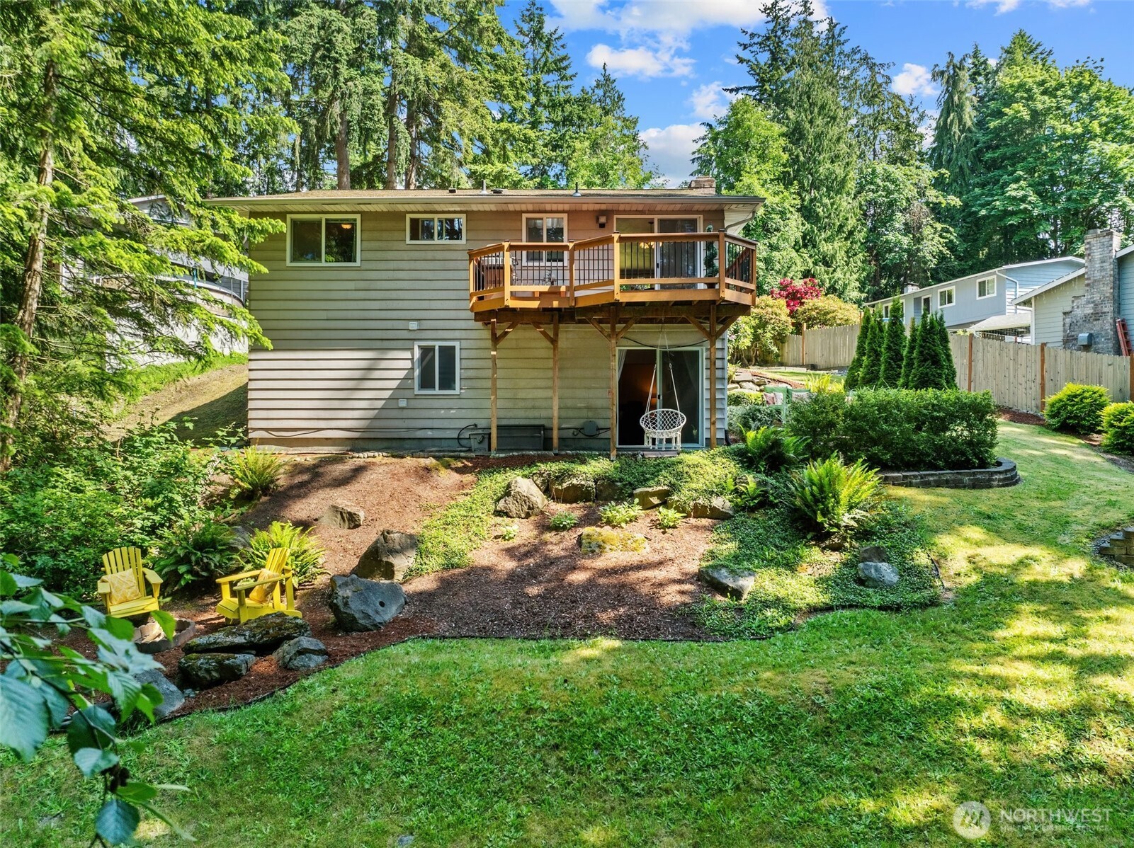 5629 146th Street Southwest Edmonds, WA 98026 - Photo 3 of 40 Gallery Image 3