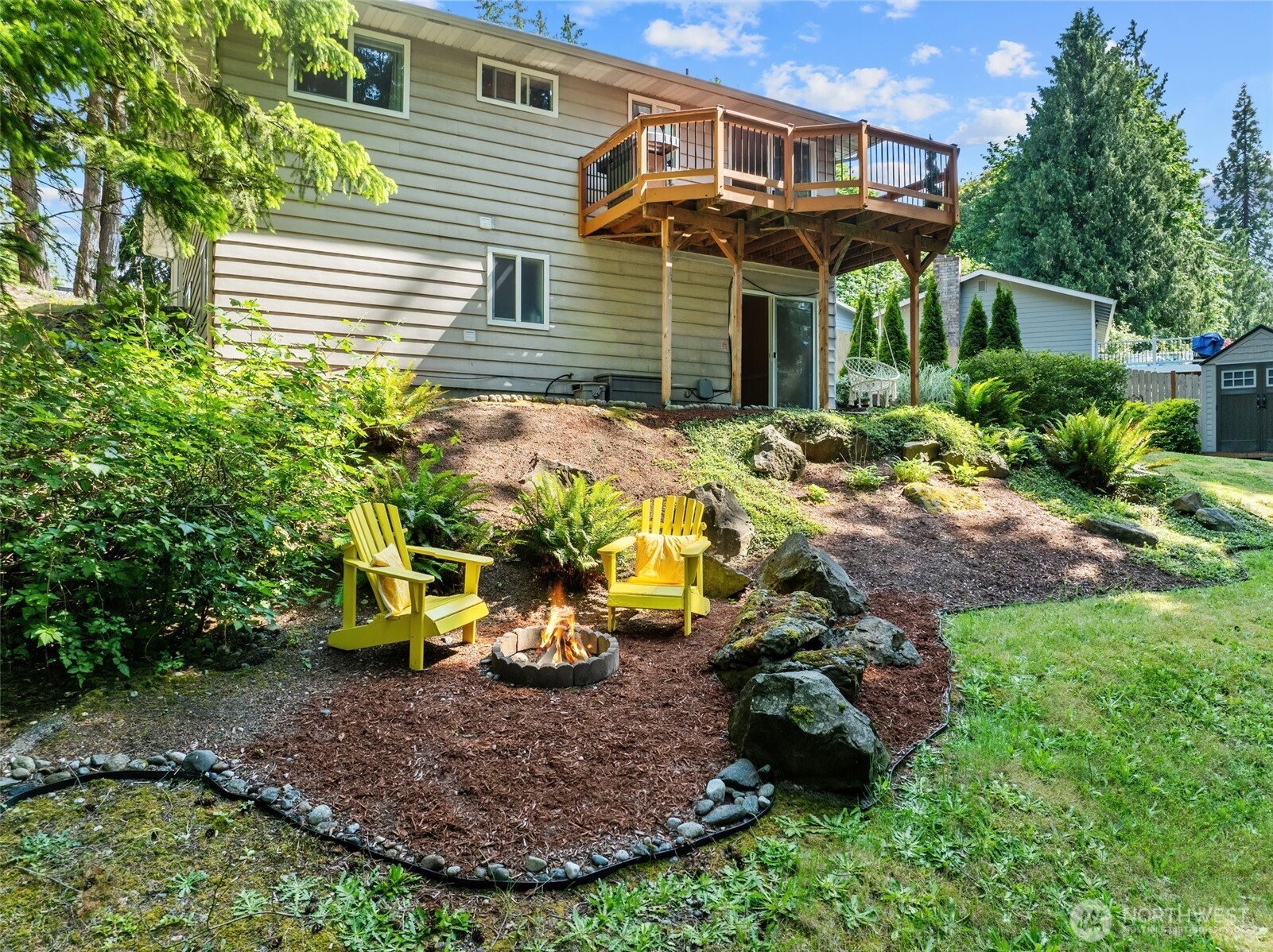 5629 146th Street Southwest Edmonds, WA 98026 - Photo 4 of 40 Gallery Image 4