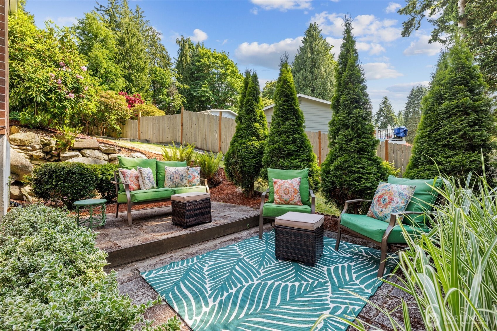 5629 146th Street Southwest Edmonds, WA 98026 - Photo 5 of 40 Gallery Image 5