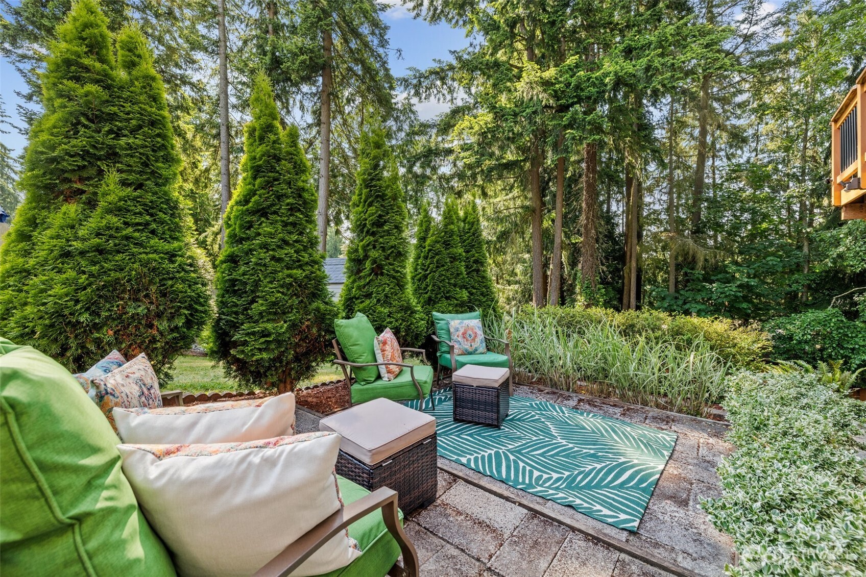 5629 146th Street Southwest Edmonds, WA 98026 - Photo 6 of 40 Gallery Image 6