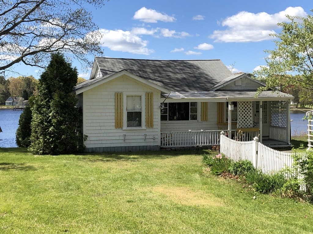 8 Canedy Street Wareham, MA 02576 - Photo 2 of 7