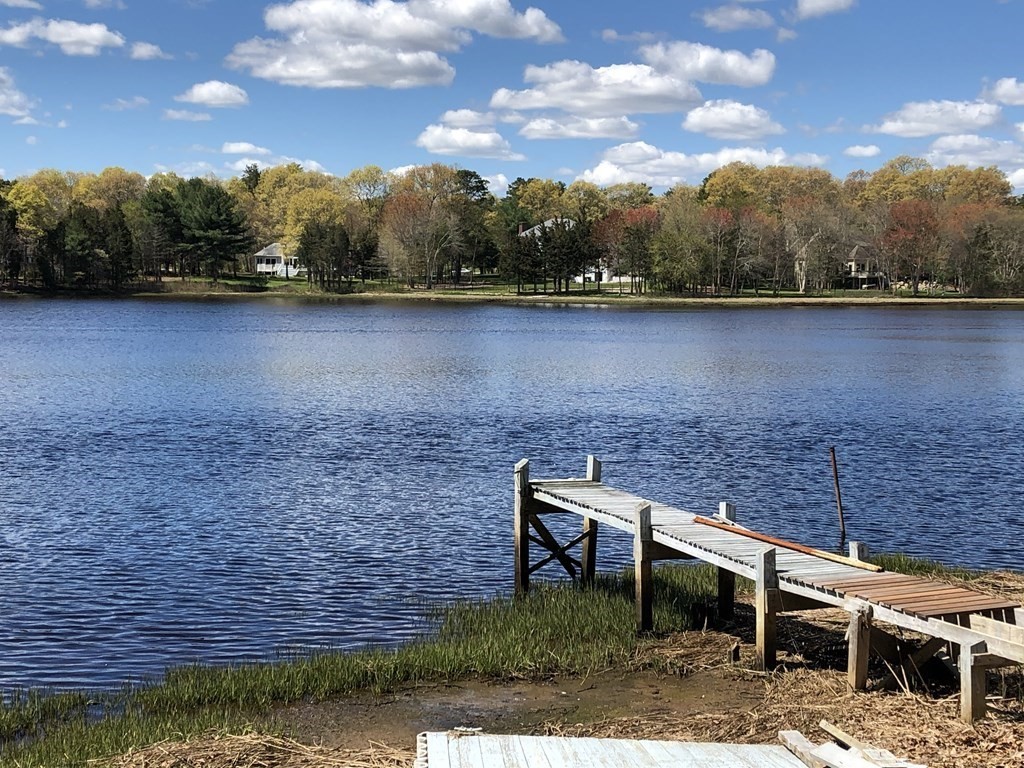 8 Canedy Street Wareham, MA 02576 - Photo 4 of 7
