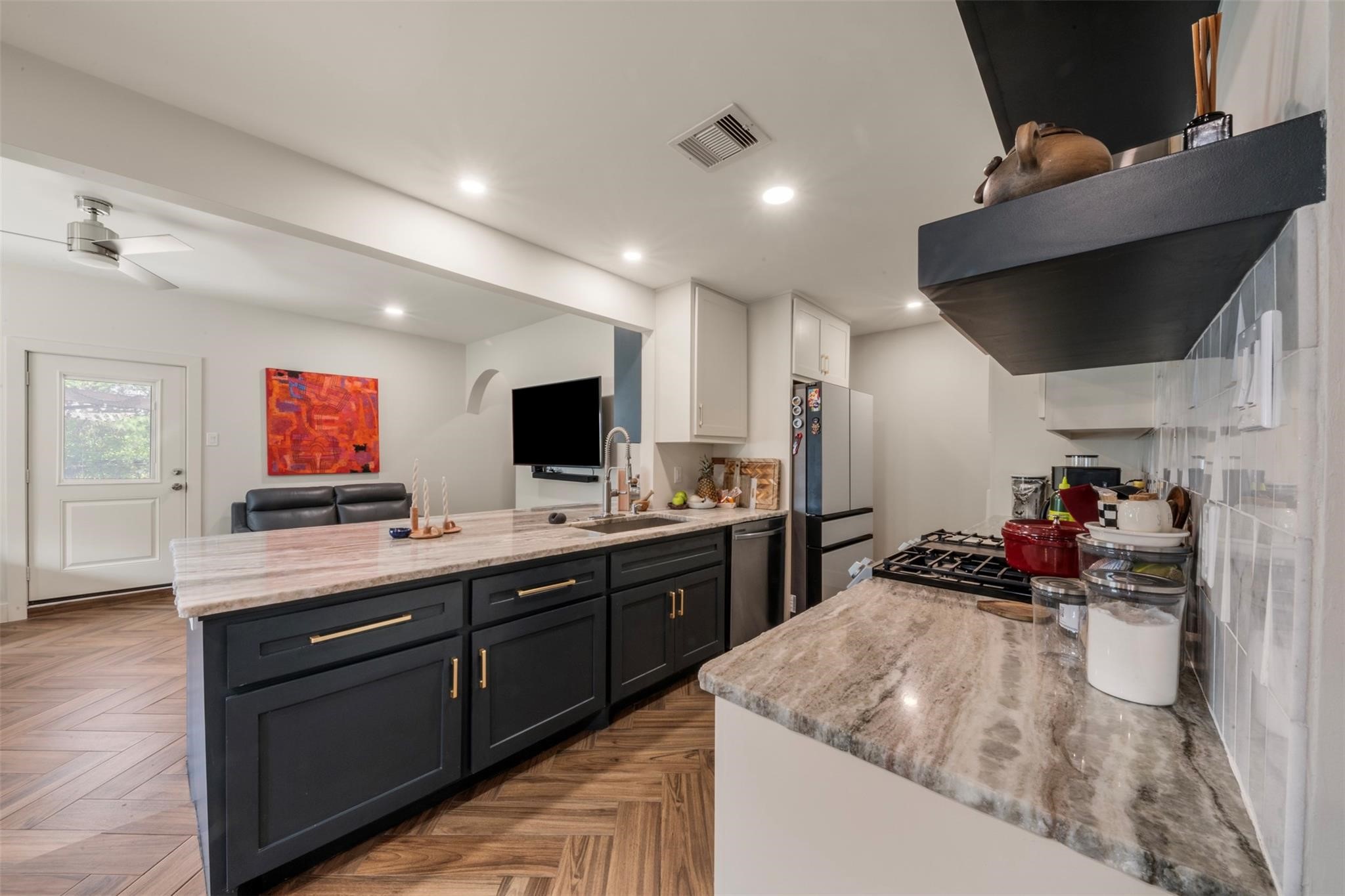 1913 Thonig Road Houston, TX 77055 - Photo 14 of 41 Gallery Image 14