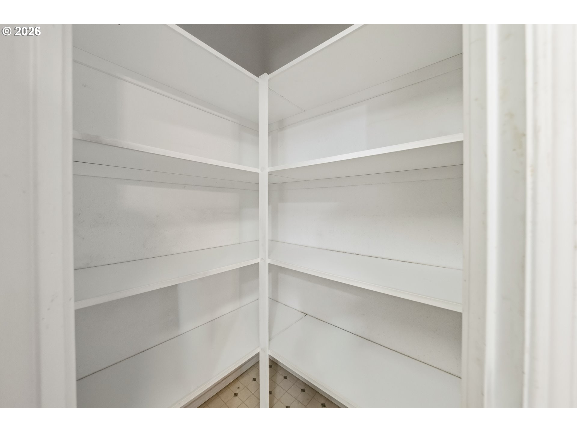 180 Twin Oaks Loop Winston, OR 97496 - Photo 13 of 43 Pantry
