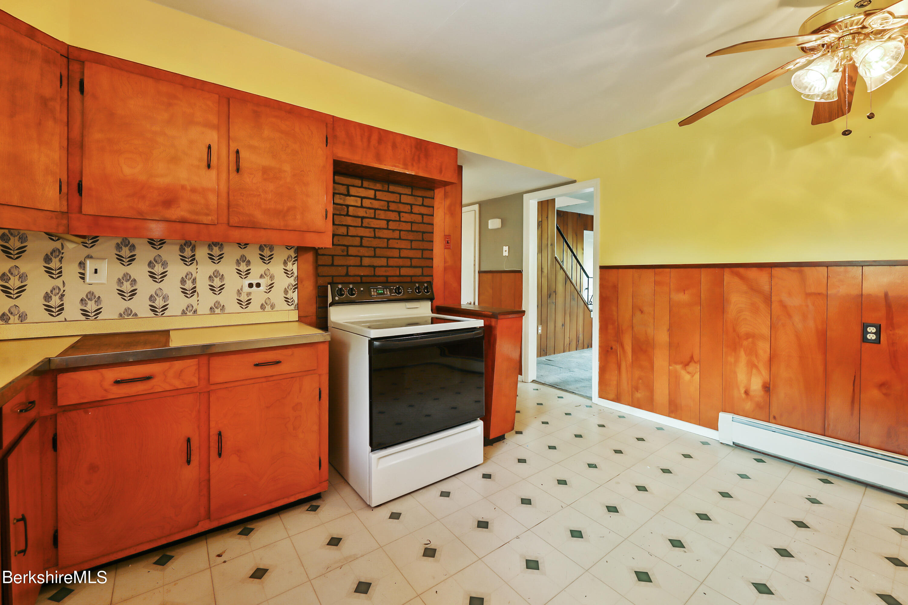 385 East Street Lee, MA 01238 - Photo 9 of 30 50 Kitchen