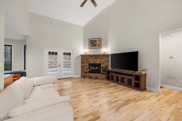 $729,900 | 213 Whippoorwill Drive, Oak Ridge, TN 37830