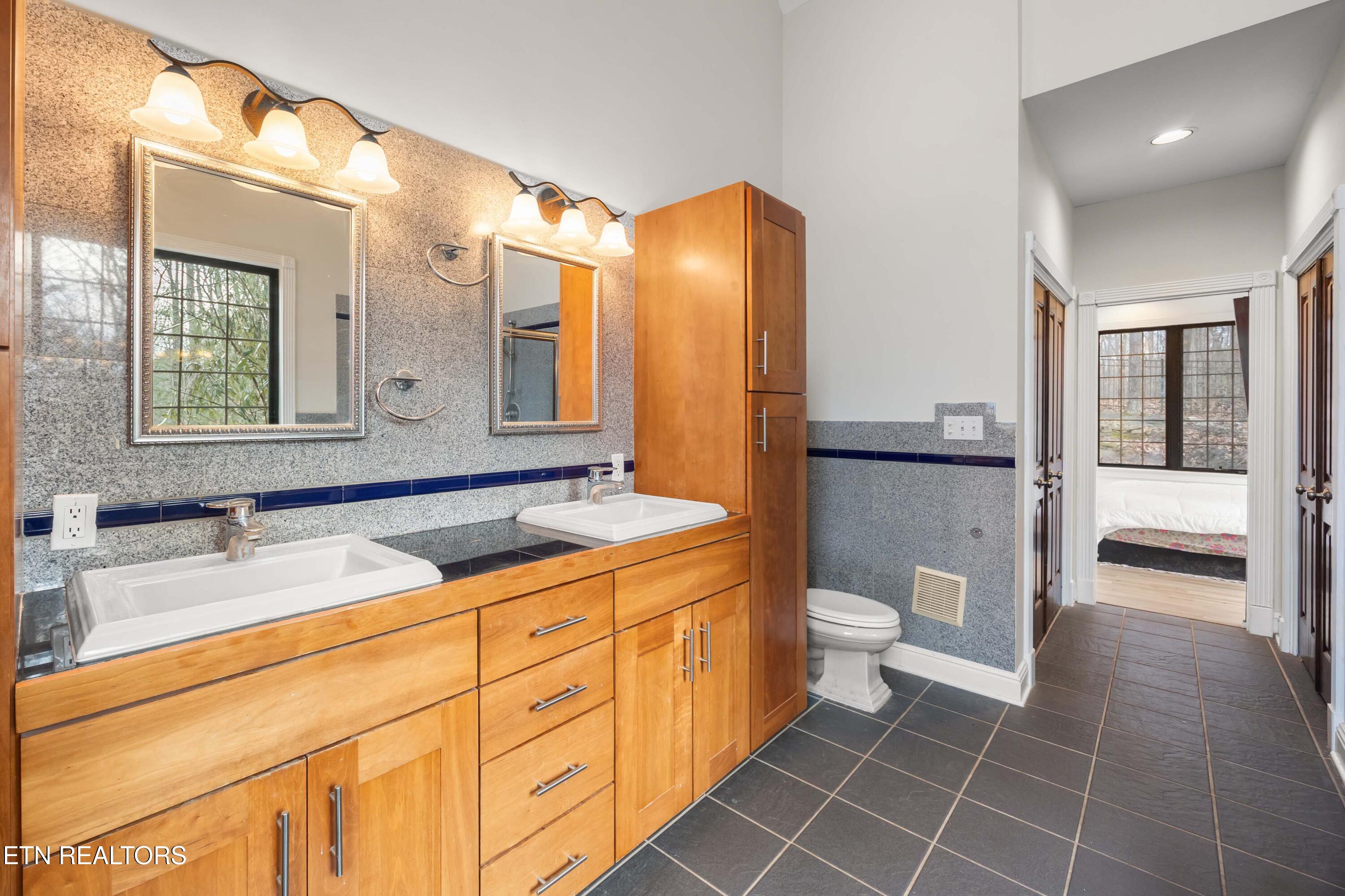 213 Whippoorwill Drive Oak Ridge, TN 37830 - Photo 10 of 42 5G4A3973