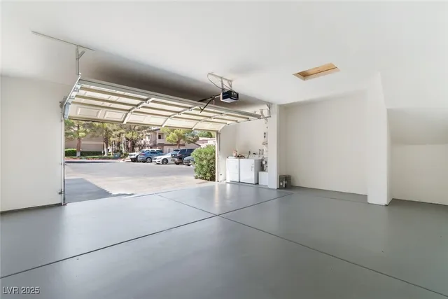 $1,675 | 5250 South Rainbow Boulevard, Unit 1097, Las Vegas, NV 89118